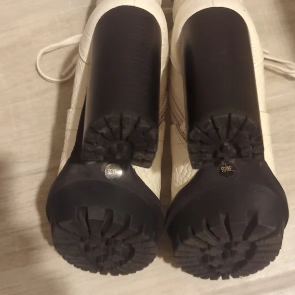 NWOT Vince Camuto Women's Ermania Combat Block Heel Platform Boots - Size 5 - Picture 7 of 8